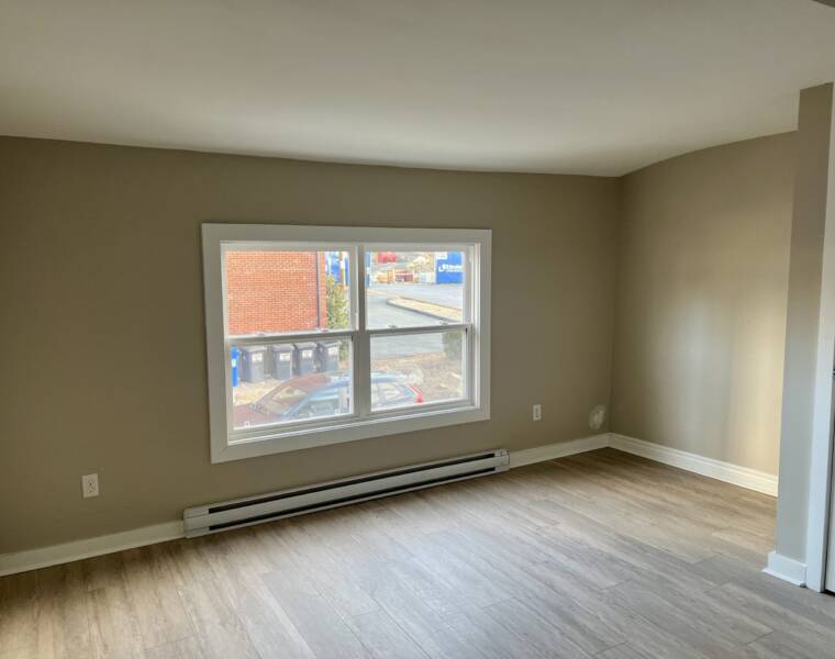 19 Best Street, Dartmouth, Nova Scotia B3A 2W9 Canada