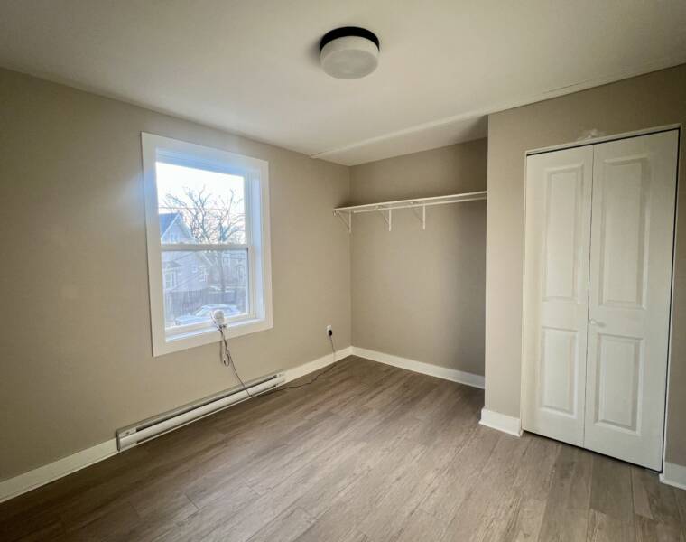 19 Best Street, Dartmouth, Nova Scotia B3A 2W9 Canada