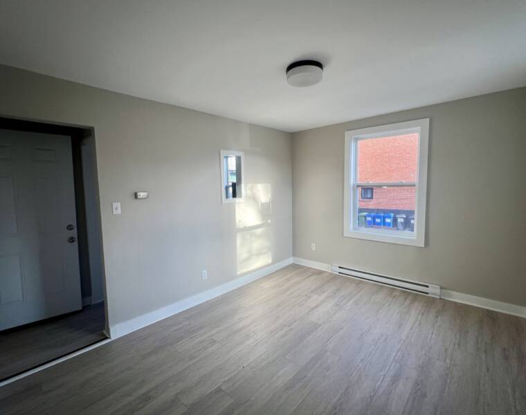 19 Best Street, Dartmouth, Nova Scotia B3A 2W9 Canada