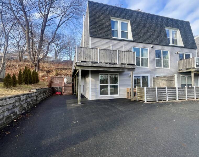 2/356 Shore Drive, Bedford, Nova Scotia B4A 1C8 Canada