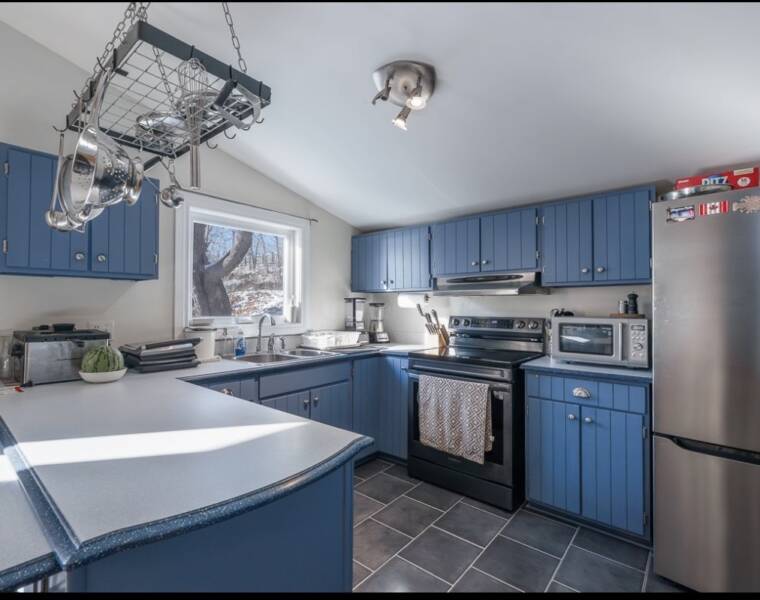 2/356 Shore Drive, Bedford, Nova Scotia B4A 1C8 Canada