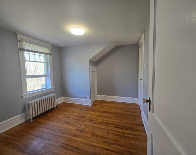 2/335 Portland Street, Dartmouth, Nova Scotia B2Y 1K7 Canada