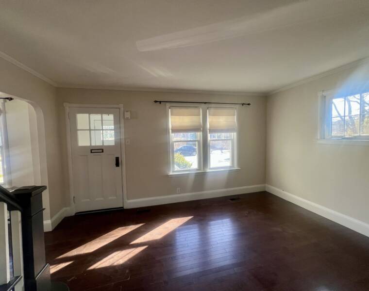 313 Portland Street, Dartmouth, Nova Scotia B2Y 1K3 Canada