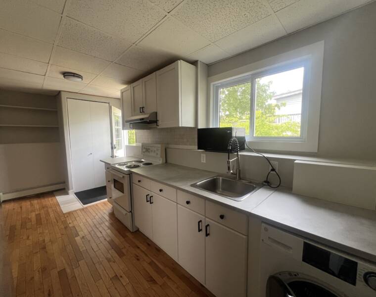 B/47 Withrod Drive, Halifax, Nova Scotia B3N 3B1 Canada