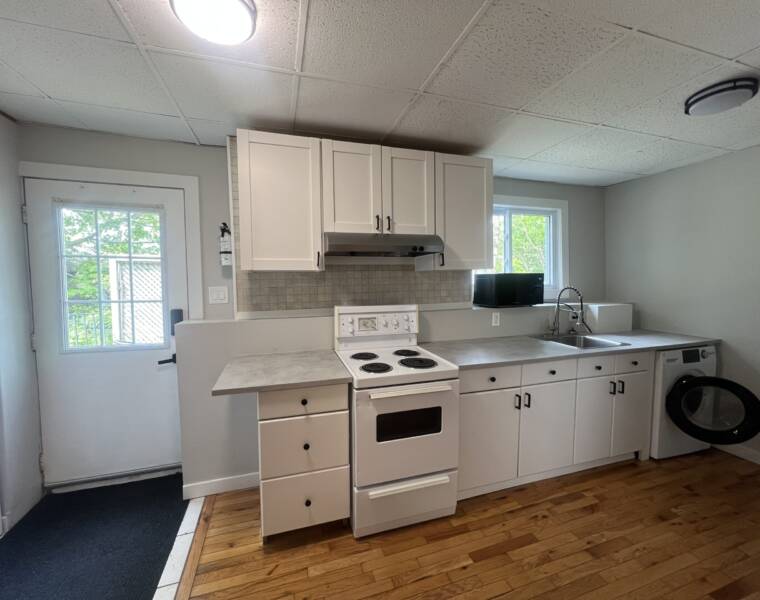 B/47 Withrod Drive, Halifax, Nova Scotia B3N 3B1 Canada
