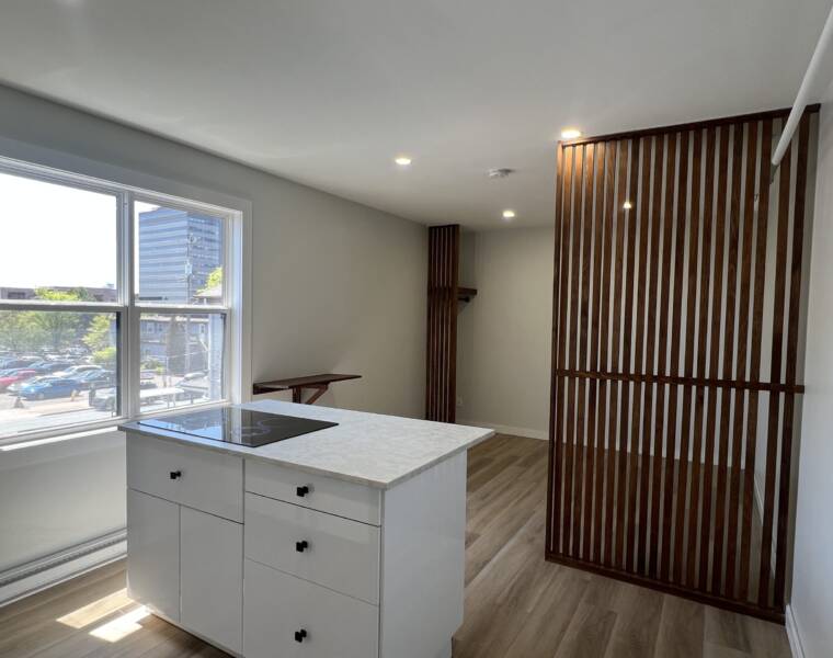 9/87 Portland Street, Dartmouth, Nova Scotia B2Y1H6 Canada