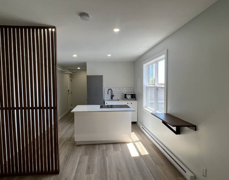 9/87 Portland Street, Dartmouth, Nova Scotia B2Y1H6 Canada