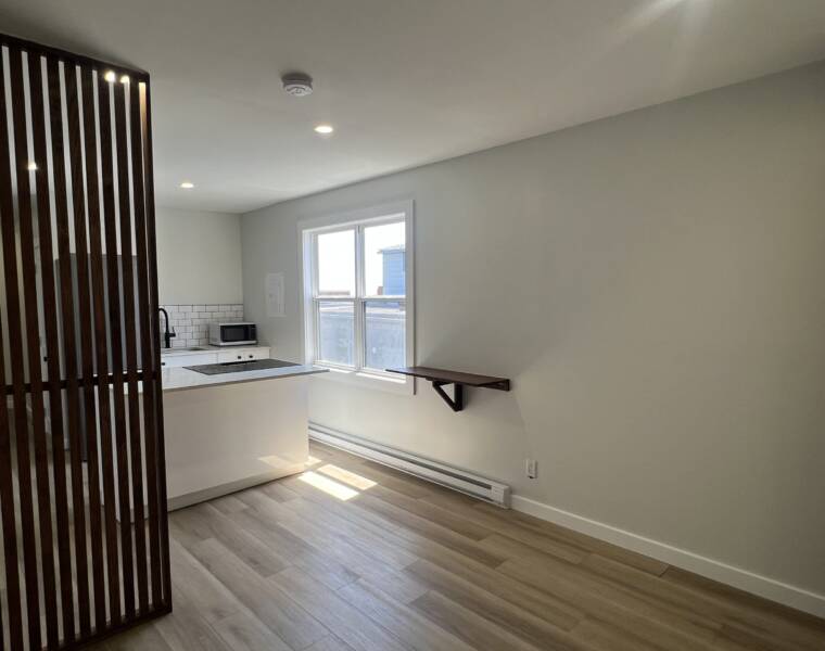 9/87 Portland Street, Dartmouth, Nova Scotia B2Y1H6 Canada