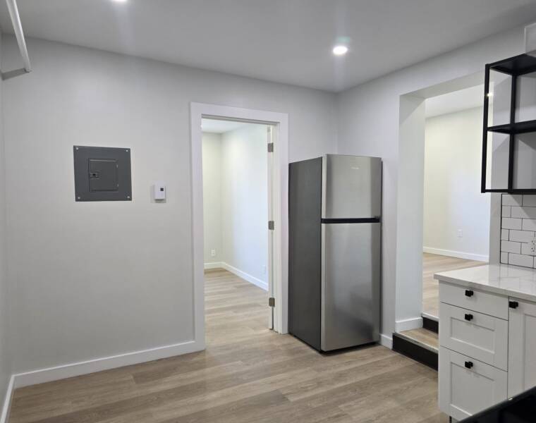 10/87 Portland Street, Dartmouth, Nova Scotia B2Y 1H6 Canada
