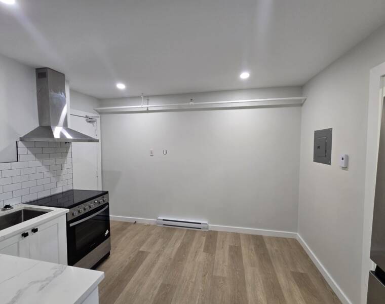 10/87 Portland Street, Dartmouth, Nova Scotia B2Y 1H6 Canada