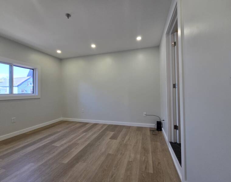 10/87 Portland Street, Dartmouth, Nova Scotia B2Y 1H6 Canada