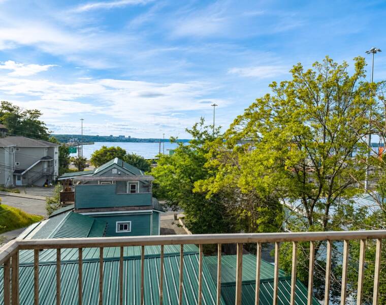 303/33 McFatridge Road, Halifax, Nova Scotia B3N 2R2 Canada