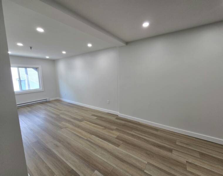 2/87 portland Street, Dartmouth, Nova Scotia B2Y 1H6 Canada
